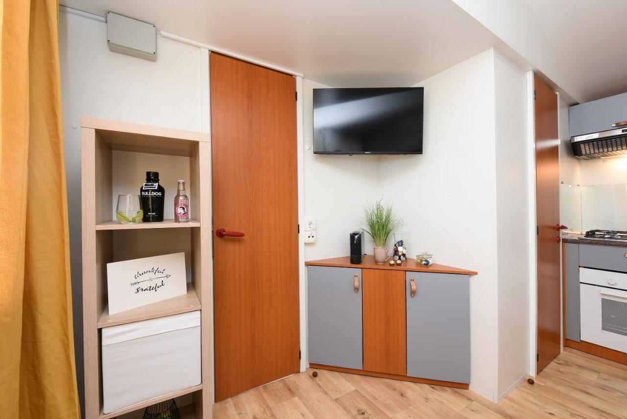 Mia Mobile Home With Jacuzzi Ždrelac Екстериор снимка